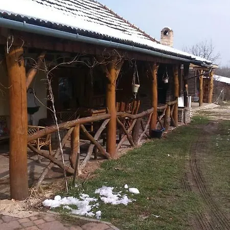 Gasthuis Bakonyszive Vendeghaz Bakonyszucs